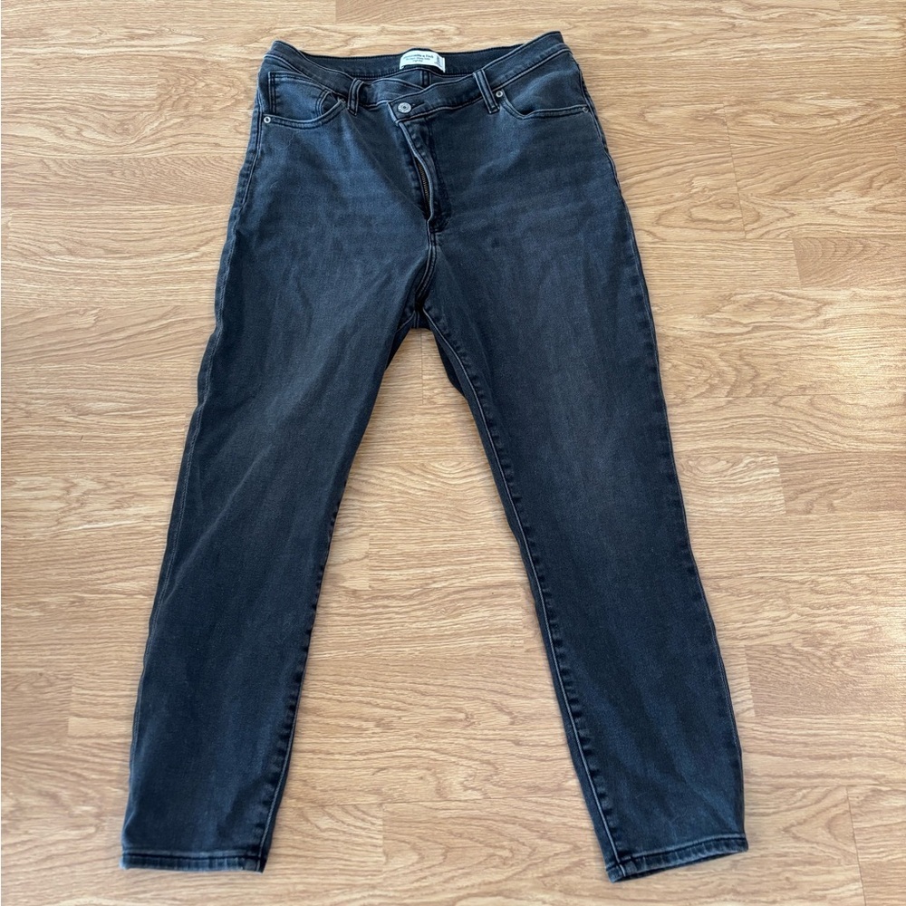 Abercrombie & Fitch
The Super Skinny Ankle
High Rise 32/14